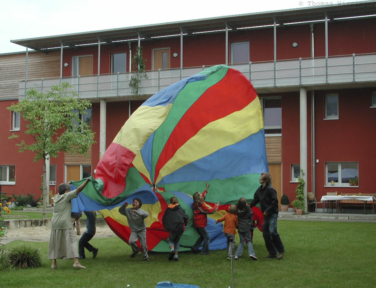 Bild-Wir-Projekt-spielende-Kinder